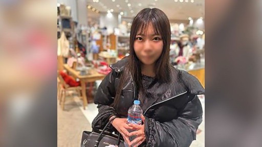 FC2PPV-4440132 Mana-chan (18), yang tidak punya pengalaman memakai celana stroberi, diperbolehkan melakukan apa pun yang diinginkannya oleh pria chara, dan bahkan mendapat creampian di atasnya.